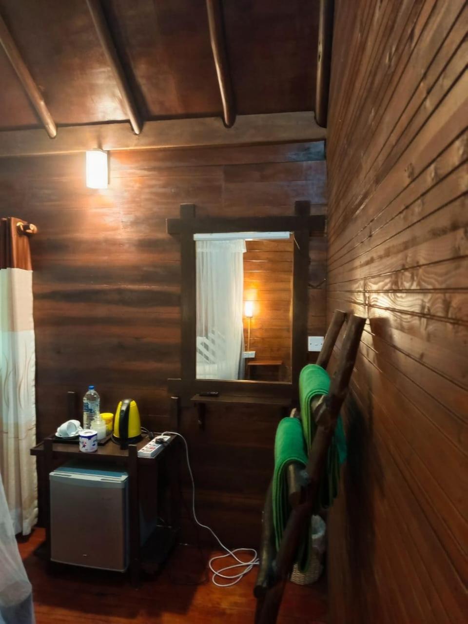 Jungle Face Inn Элла Экстерьер фото