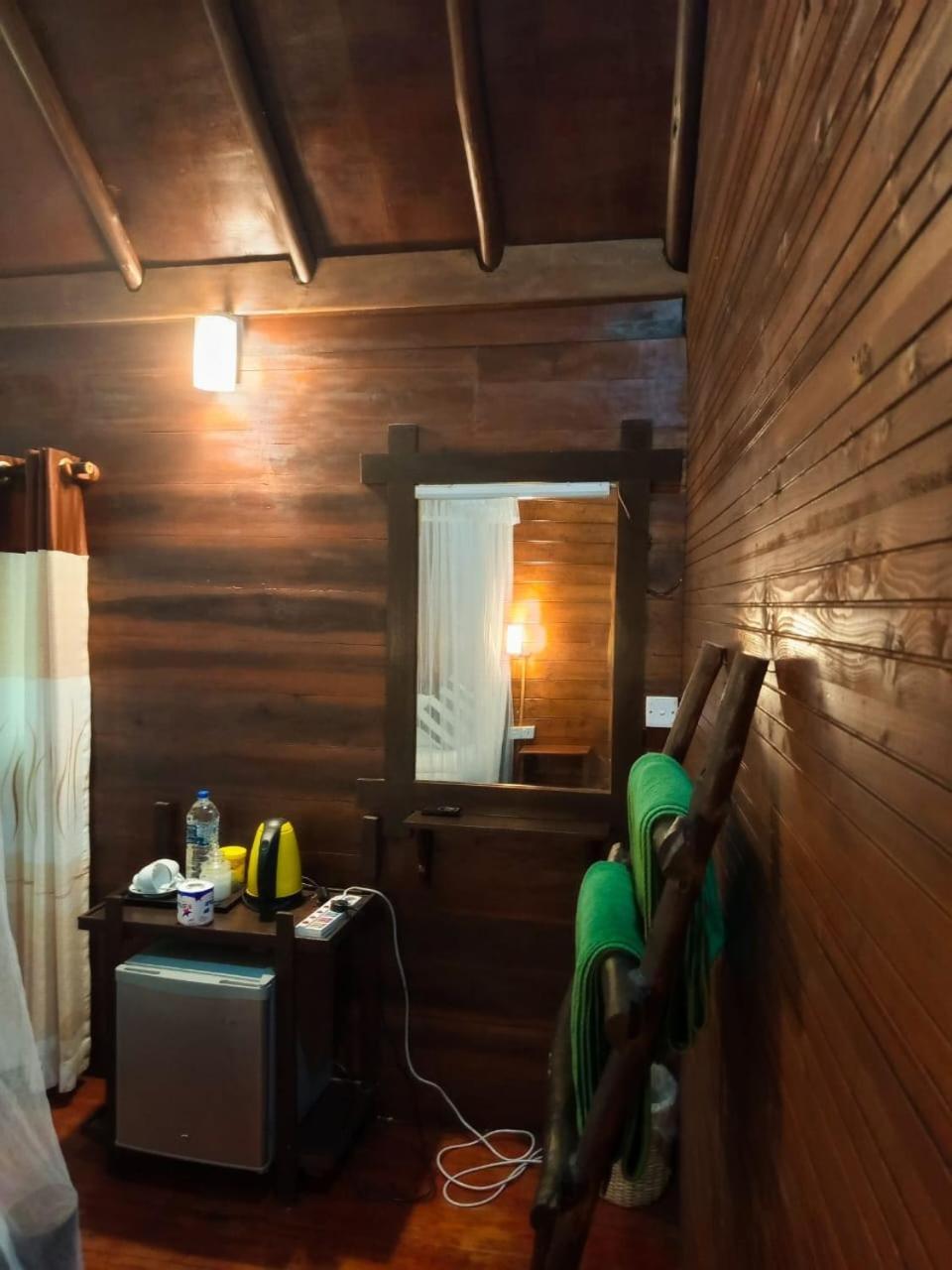 Jungle Face Inn Элла Экстерьер фото